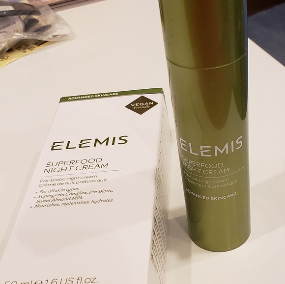 ELEMIS Superfood Night Cream Prebiotic Night Cream $50 - Picture 2 of 7